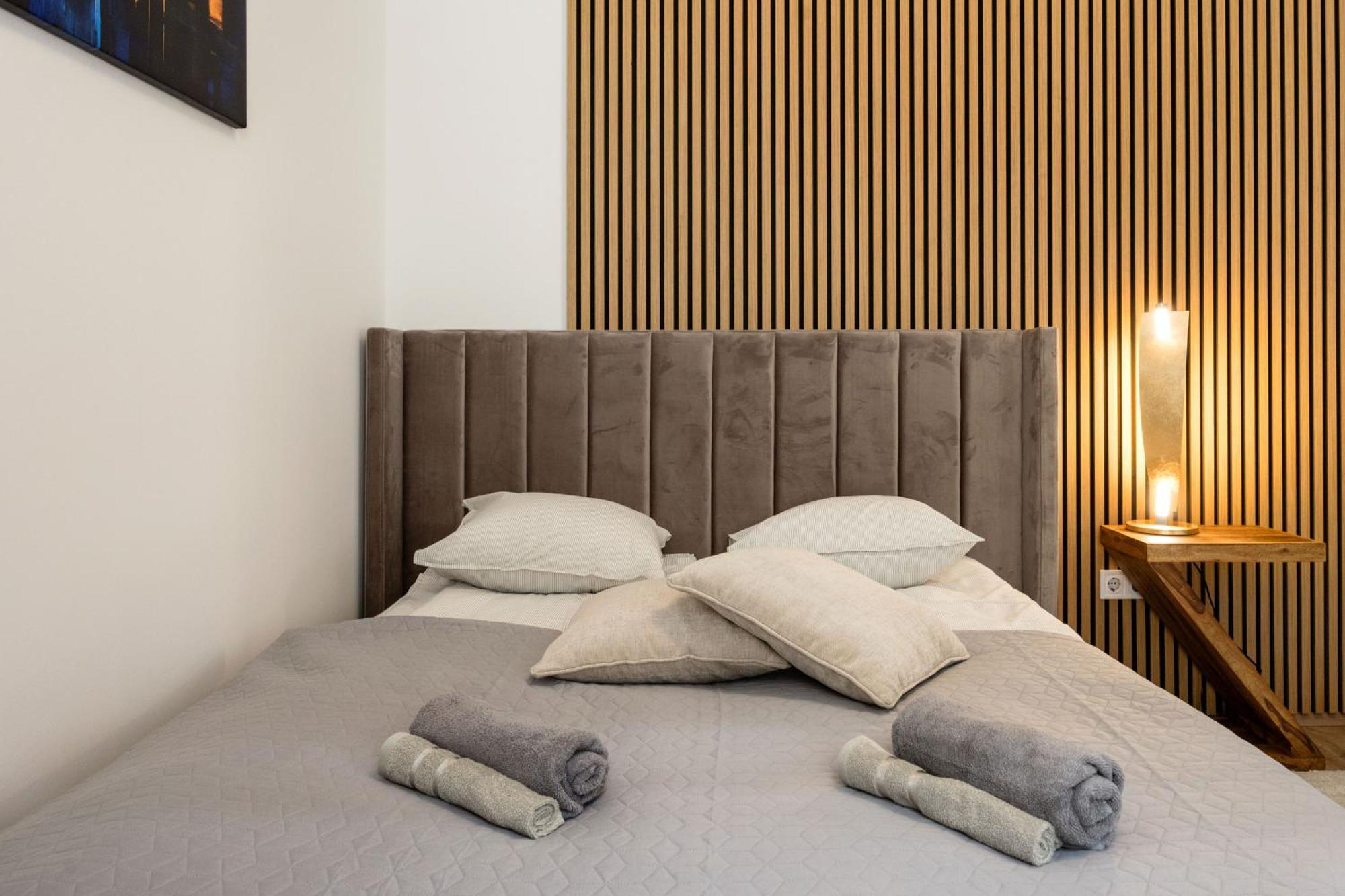 Sleek Downtown Living Apartment Budapest Exterior photo